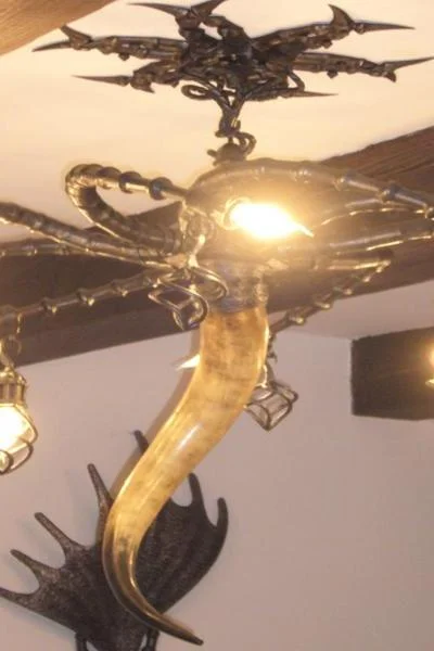 Ekskluzywna lampa sufitowa z naturalnym rogiem, rzemieślniczy żyrandol do salonu w stylu chalet