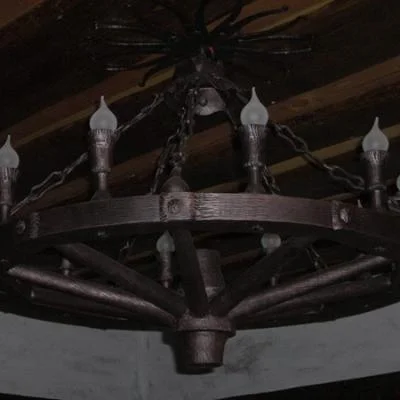 Żyrandole i kinkiety