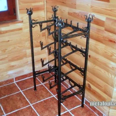 Luksusowy stojak na butelki wina z metalu, rzemieślniczy regał do piwniczek w stylu retro